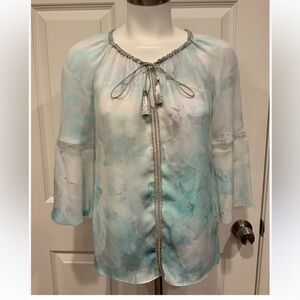 Elie Tahari NEW silk blouse. A1